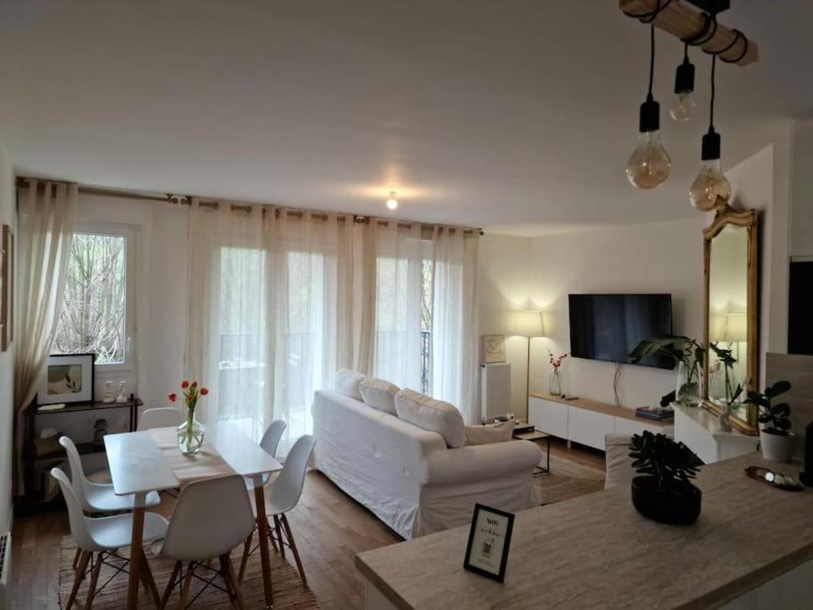 Cozy Apartment Near Paris Clamart Luaran gambar